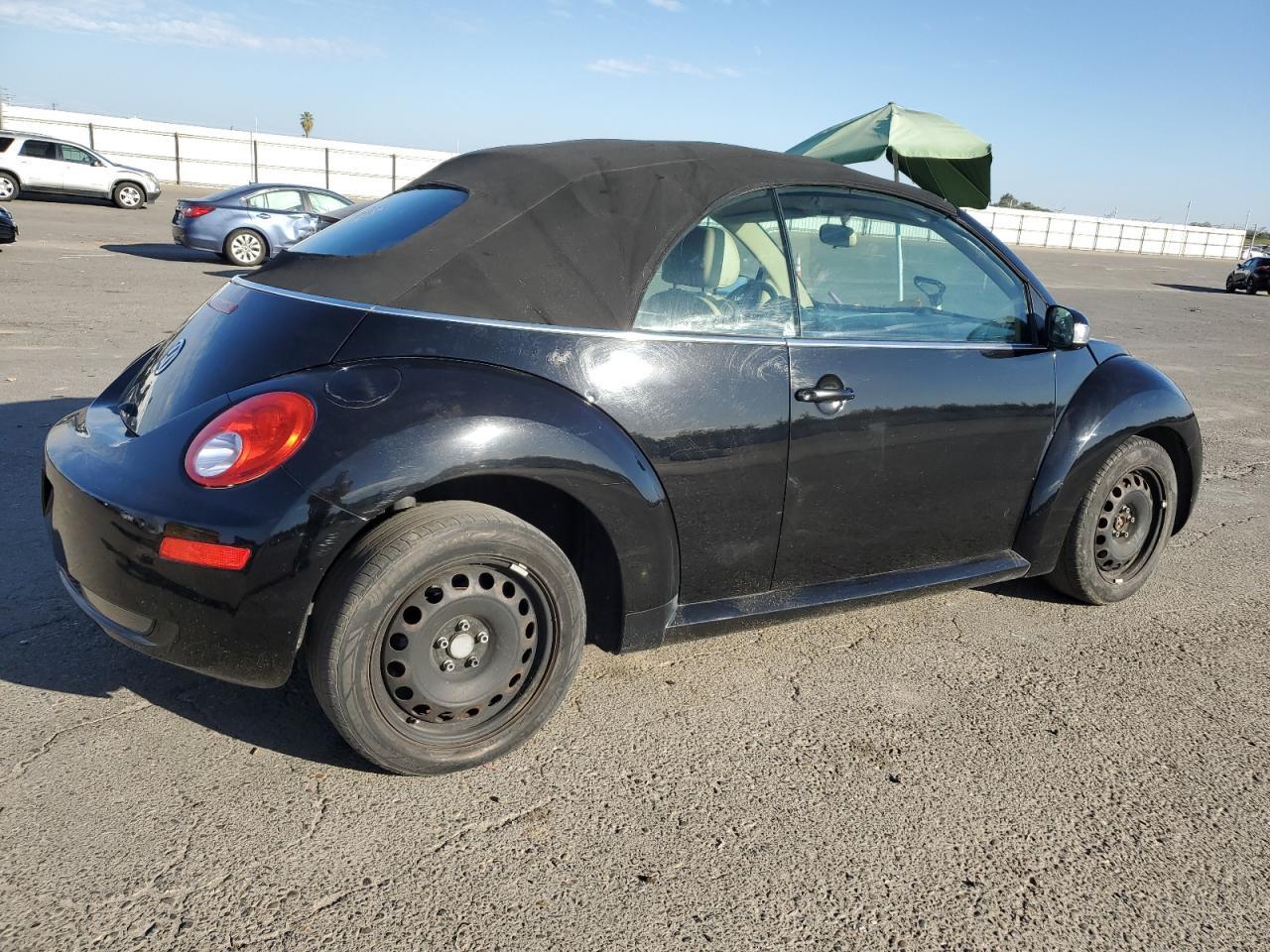 2008 Volkswagen New Beetle Convertible S - Фото 3