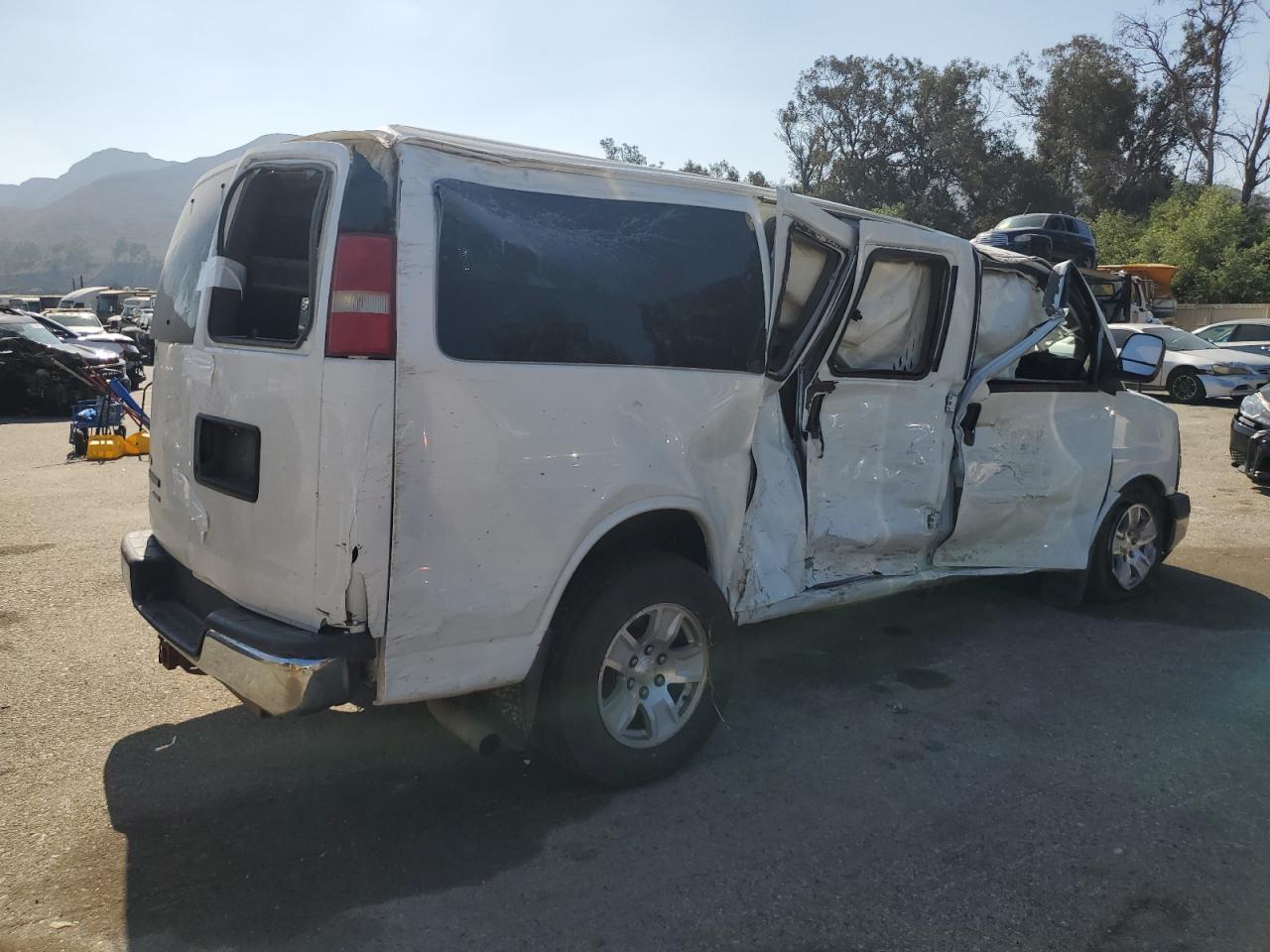 2010 Chevrolet Express G1500 Lt - Фото 3