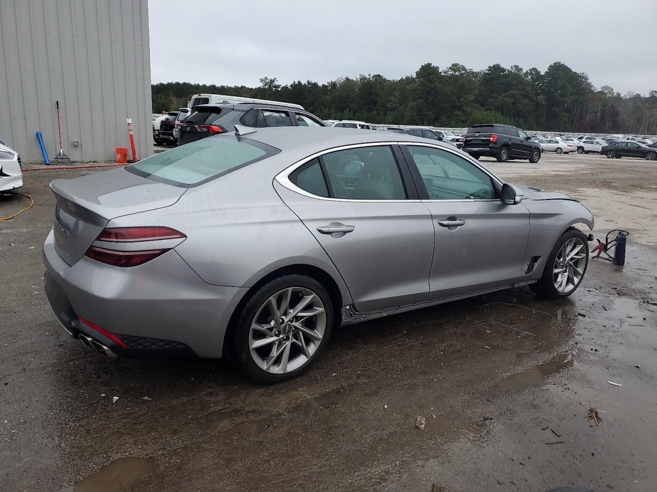 2022 Genesis G70 2.0T - Image 3