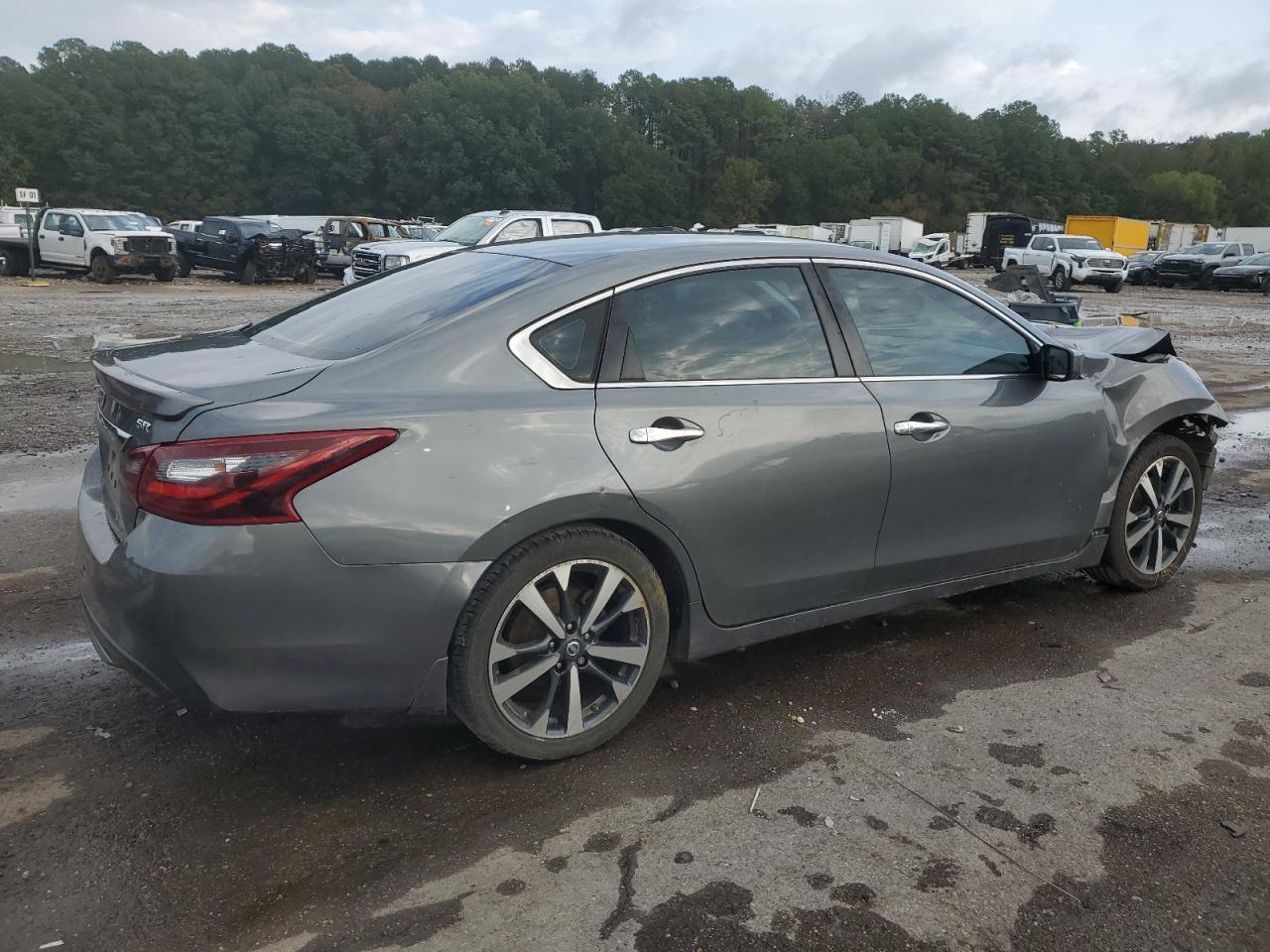 2017 Nissan Altima 2.5 - Image 3