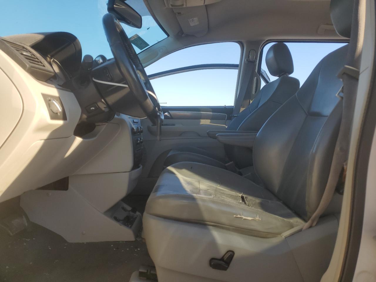 2010 Volkswagen Routan Se - Фото 7