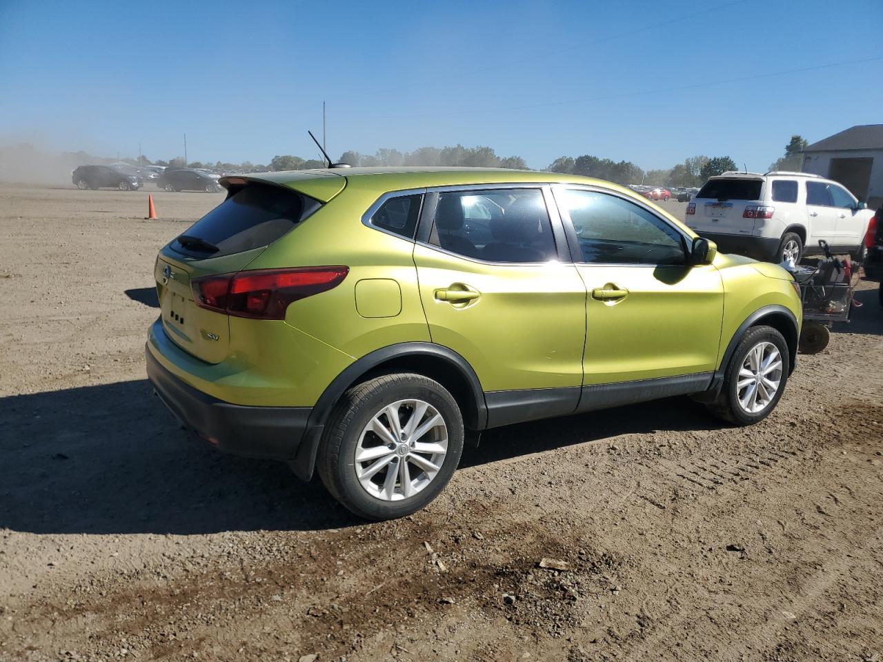 2018 Nissan Rogue Sport S - Image 3