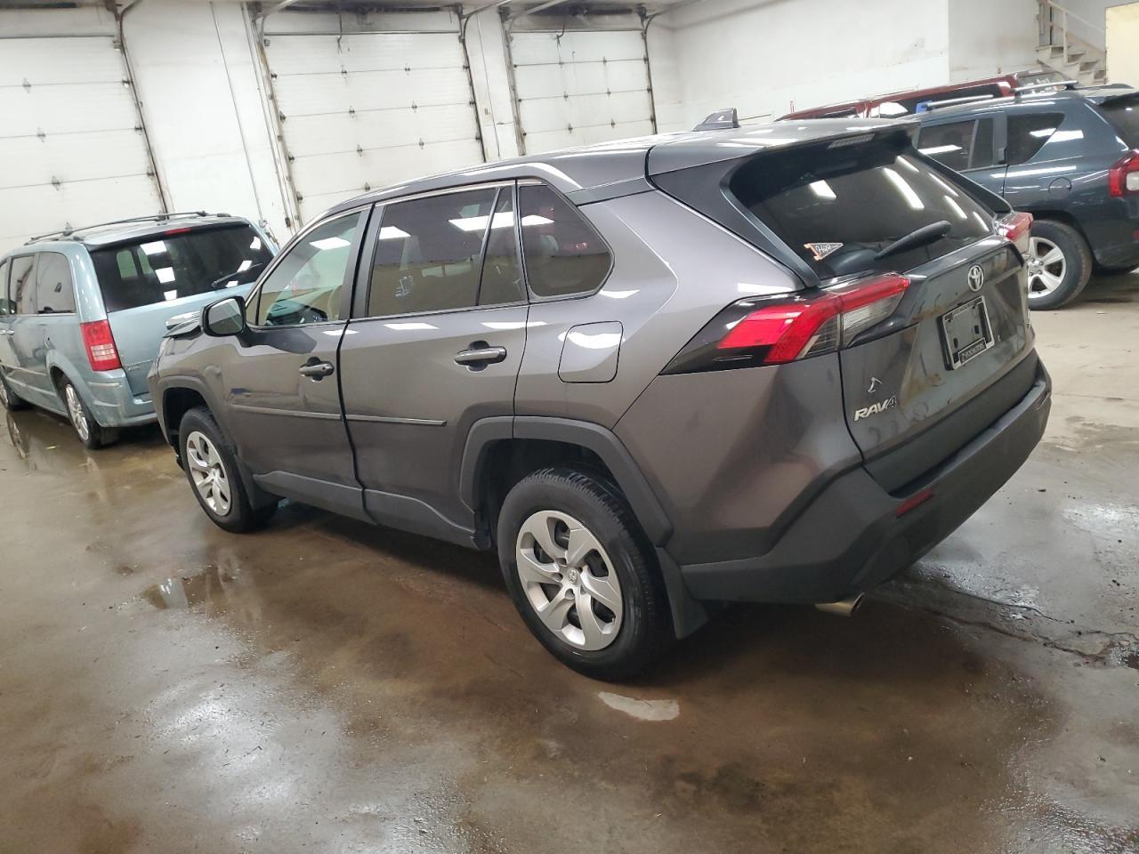 2022 Toyota Rav4 Le - Фото 2