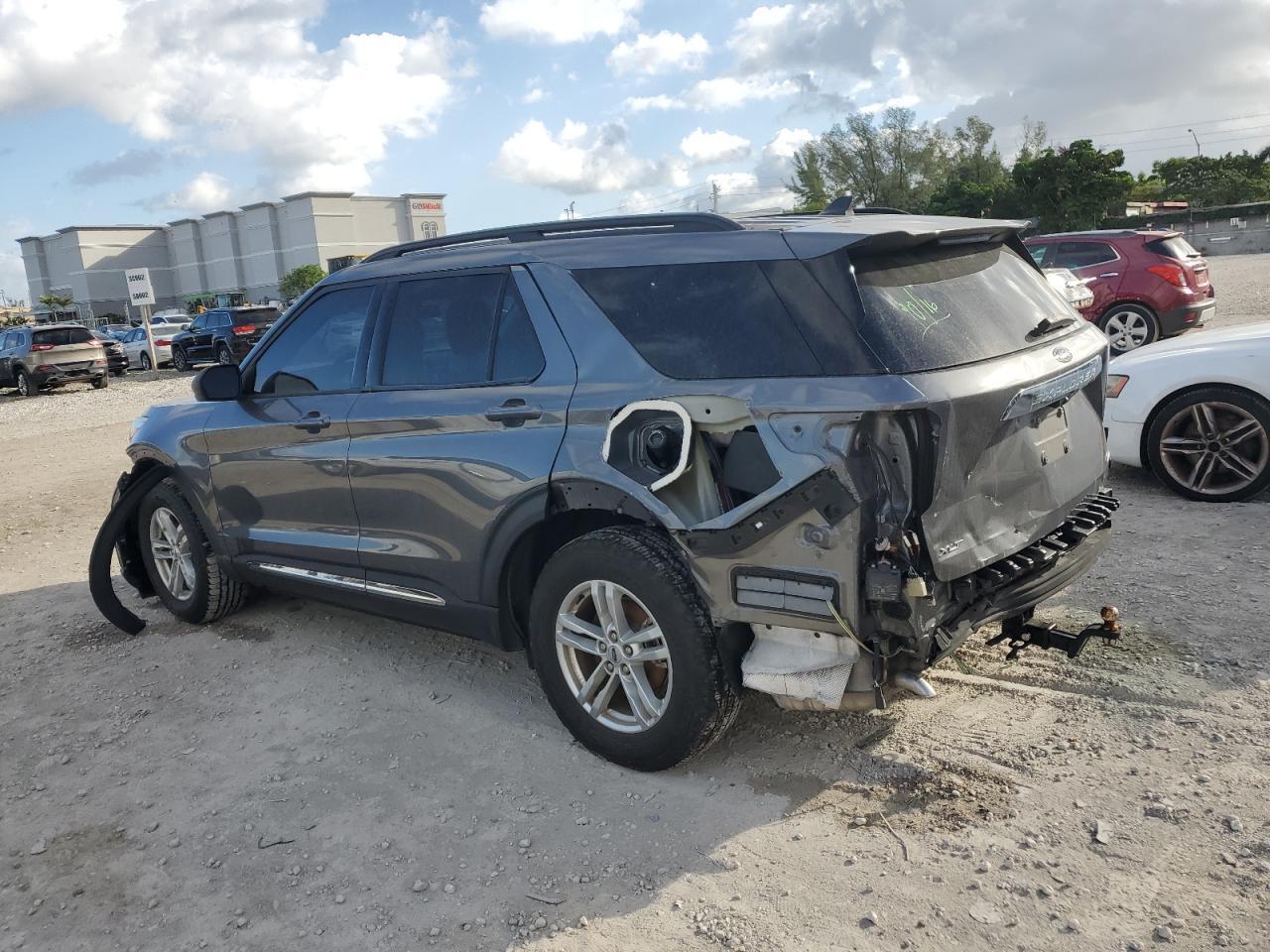 2021 Ford Explorer Xlt - Image 2