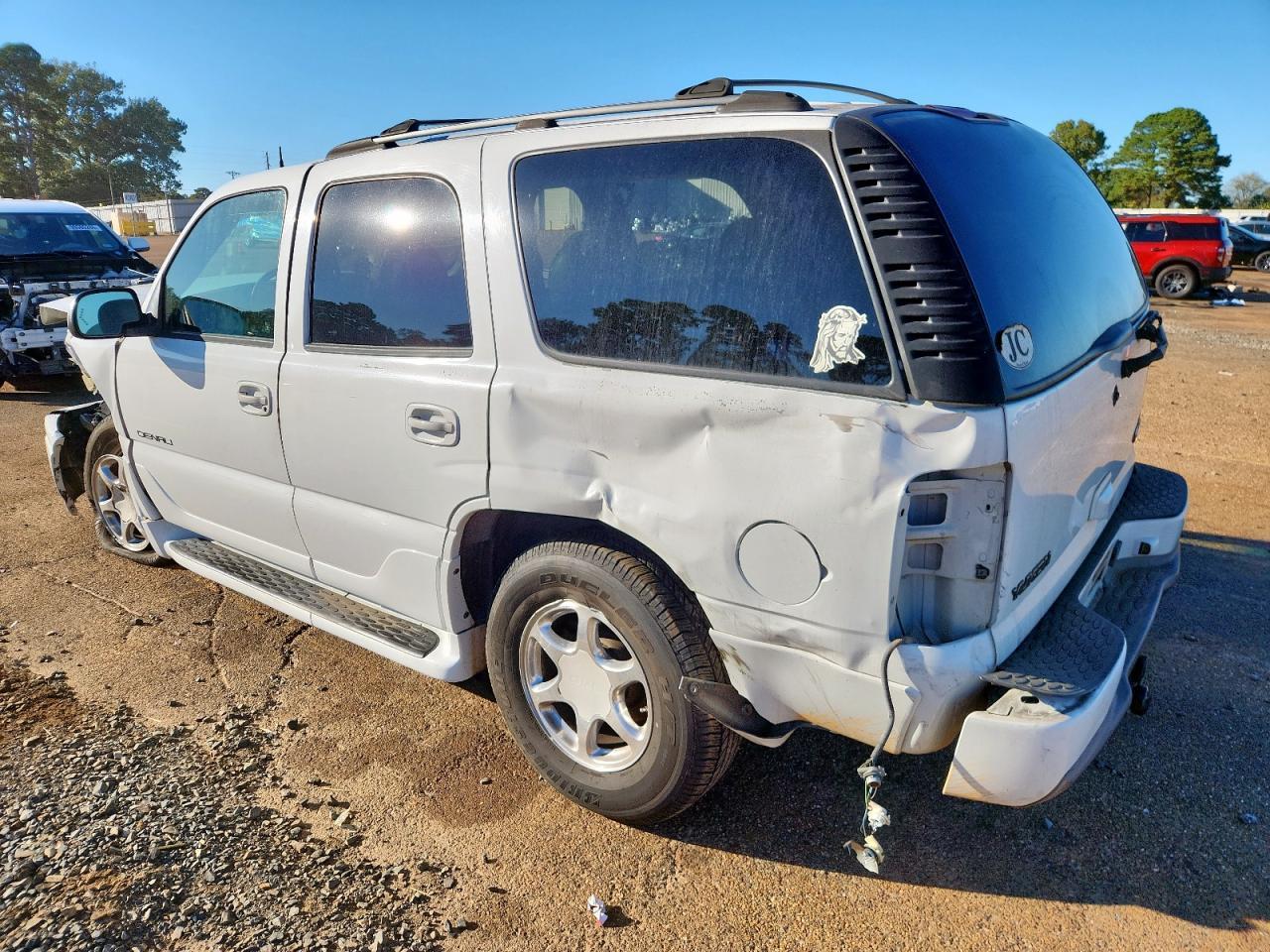2004 GMC Yukon - Фото 2