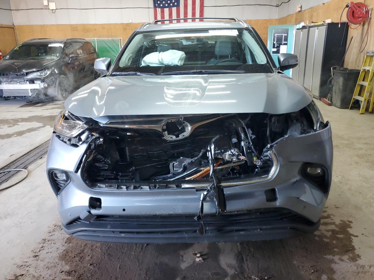 2022 Toyota Highlander Limited - Фото 5