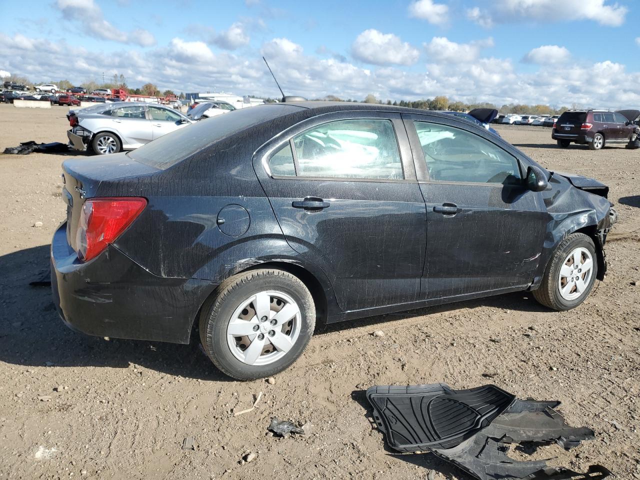 2015 Chevrolet Sonic Ls - Image 3