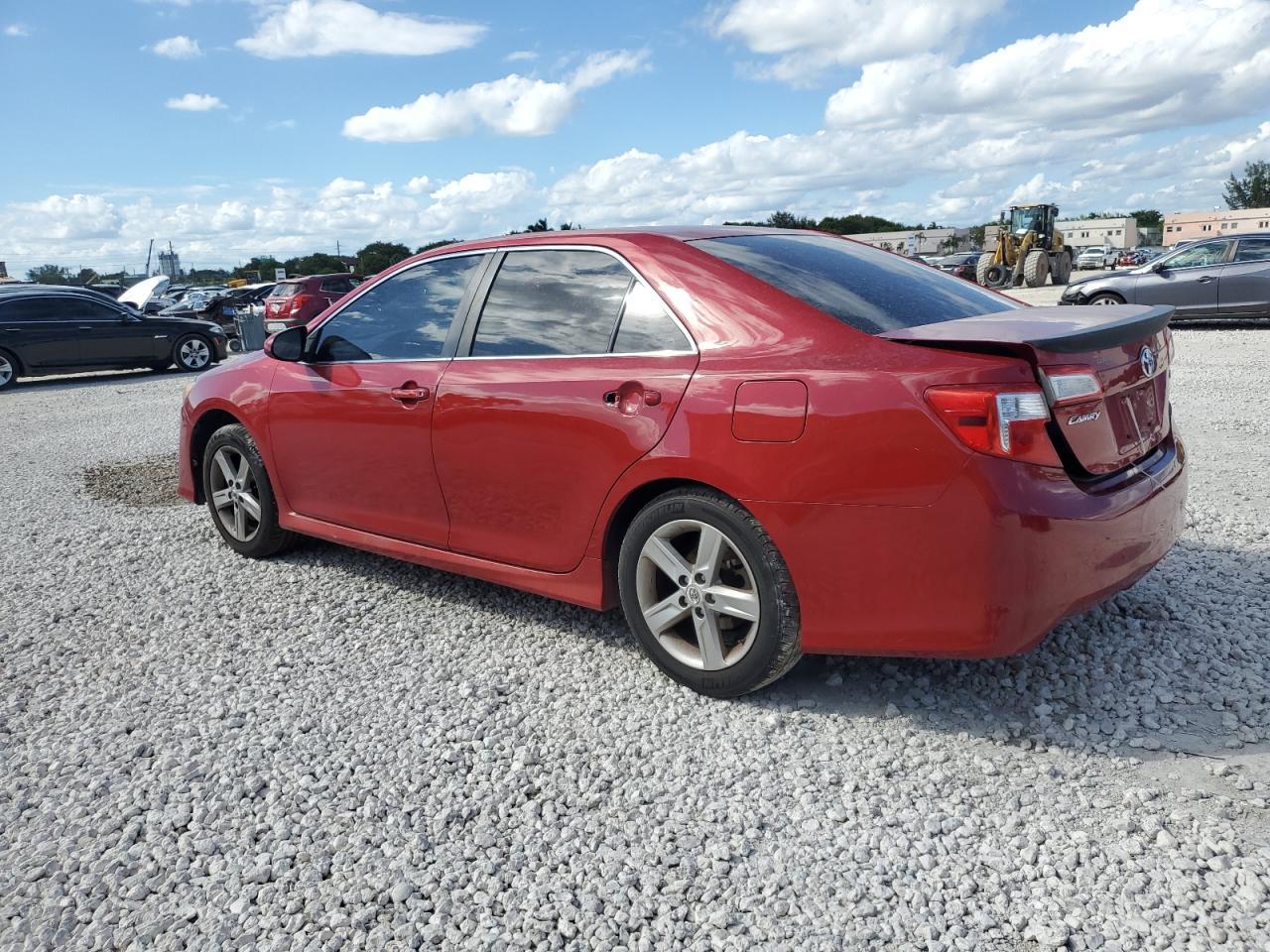 2012 Toyota Camry Base - Фото 2