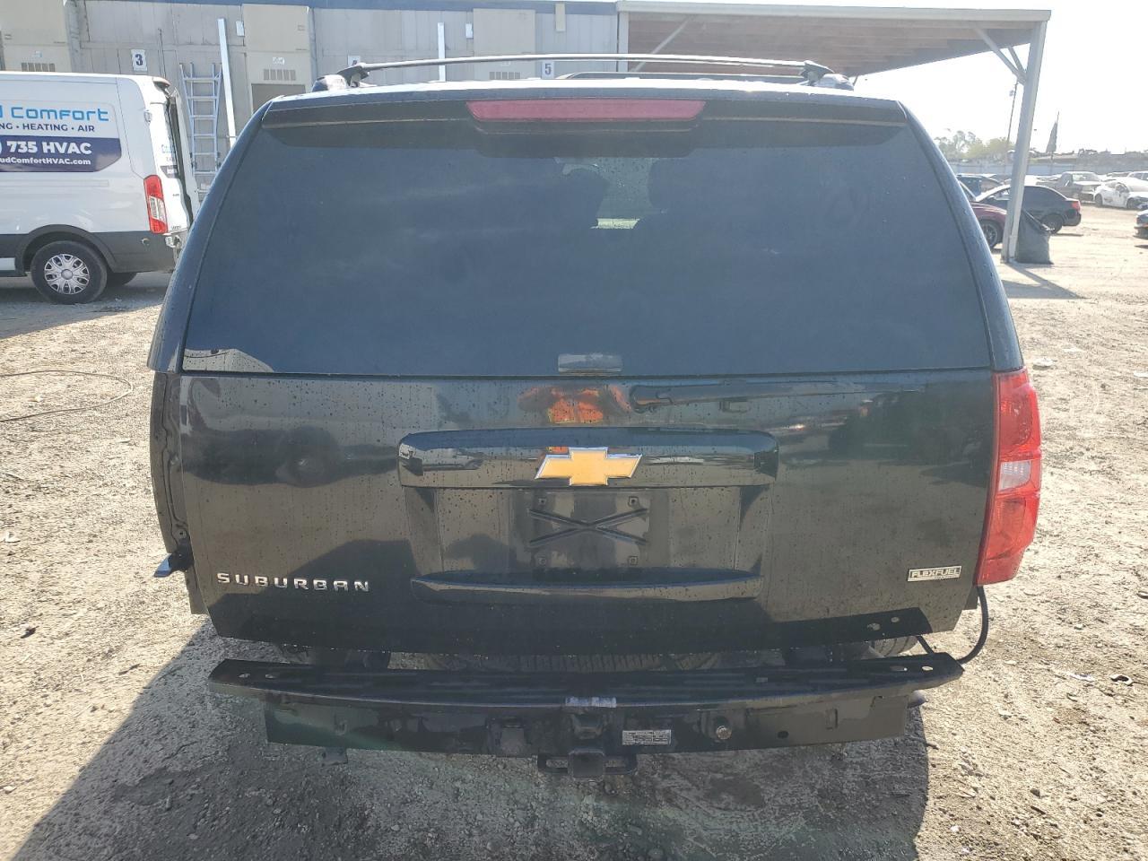 2012 Chevrolet Suburban - Image 6