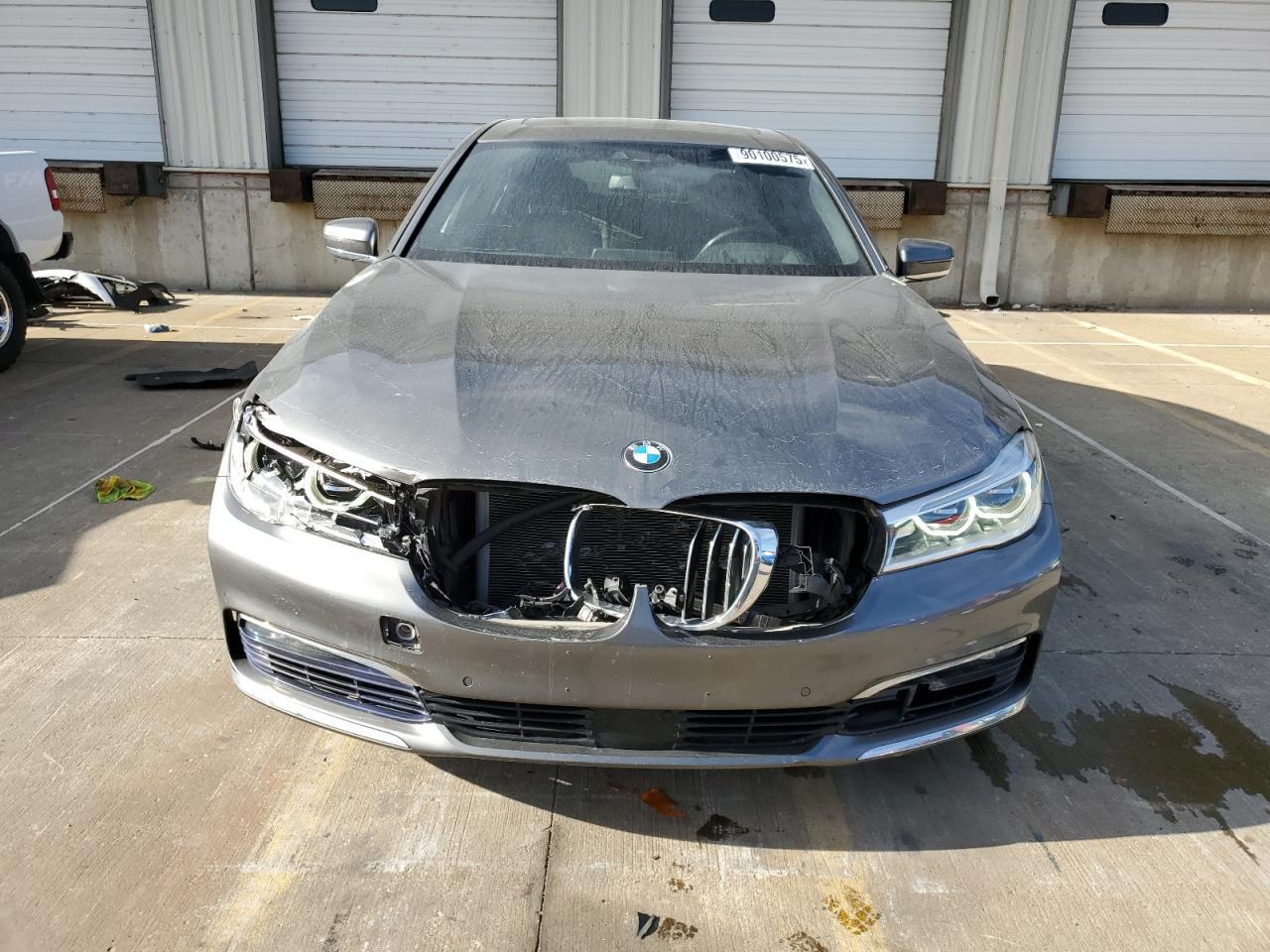 2016 BMW 750 Xi - Фото 5