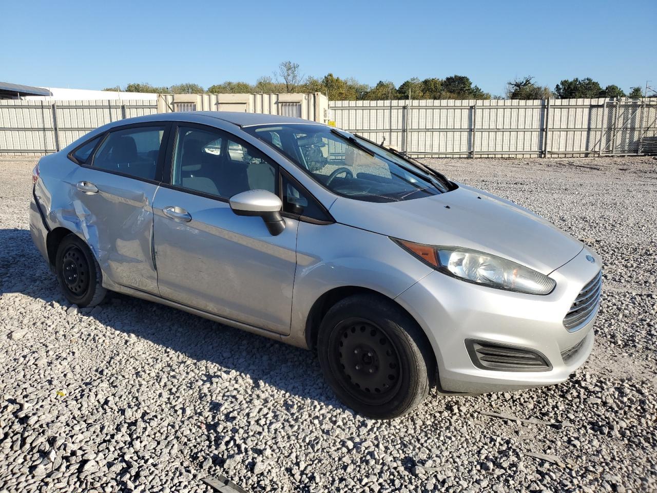 2016 Ford Fiesta S - Фото 4