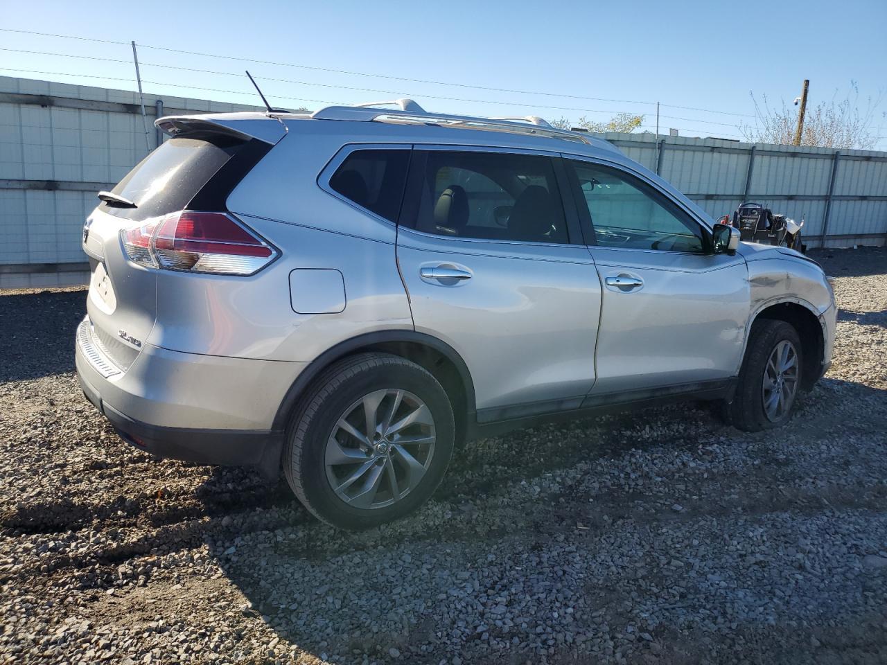 2016 Nissan Rogue S - Image 3