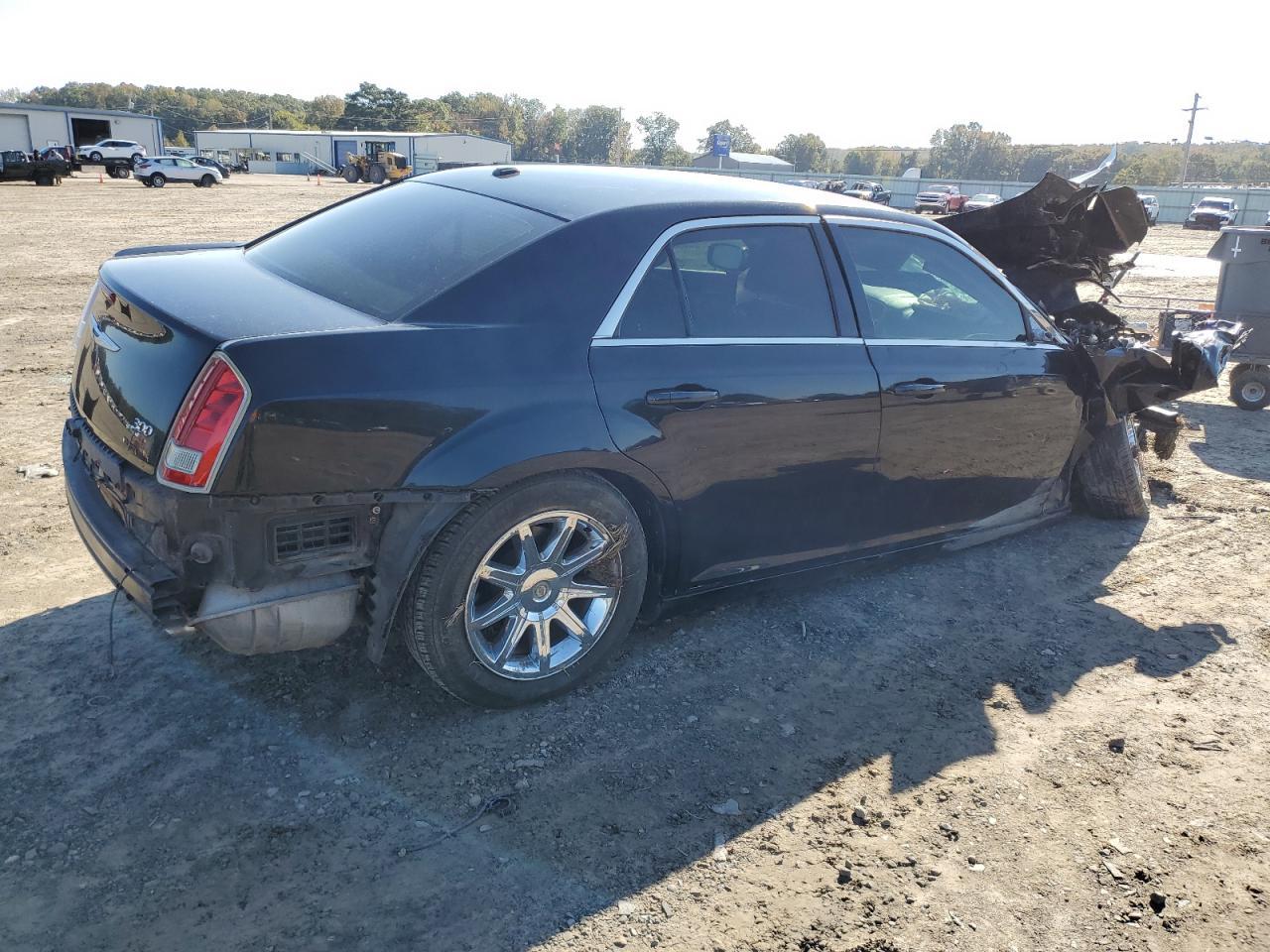 2013 Chrysler 300 - Image 3