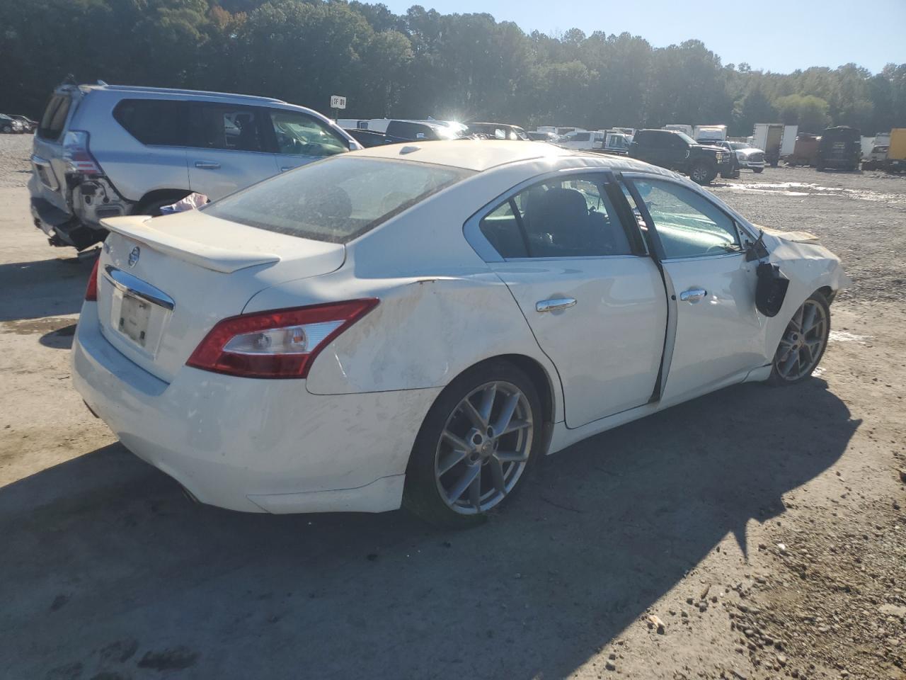 2011 Nissan Maxima S - Image 3