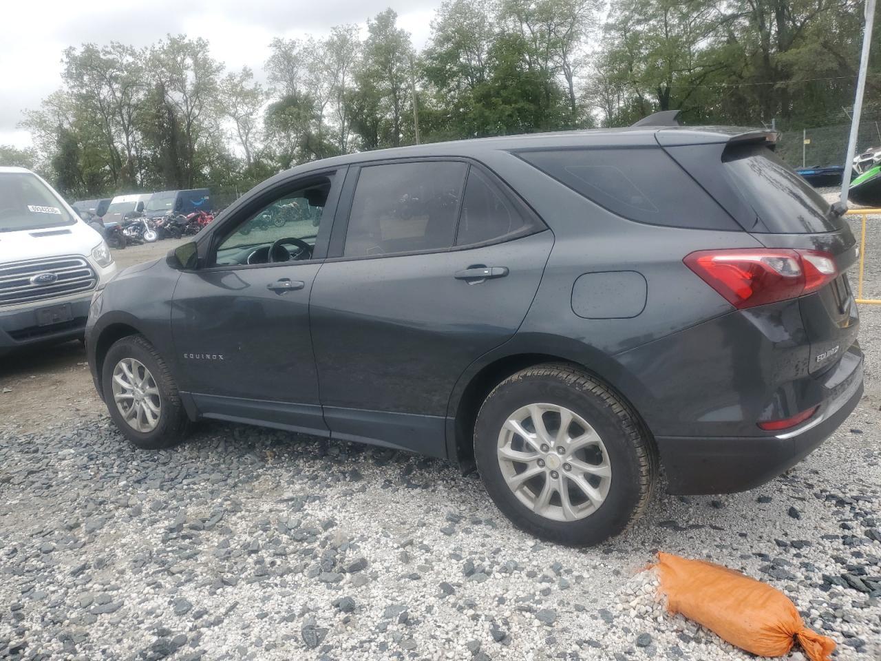 2018 Chevrolet Equinox Ls - Фото 2