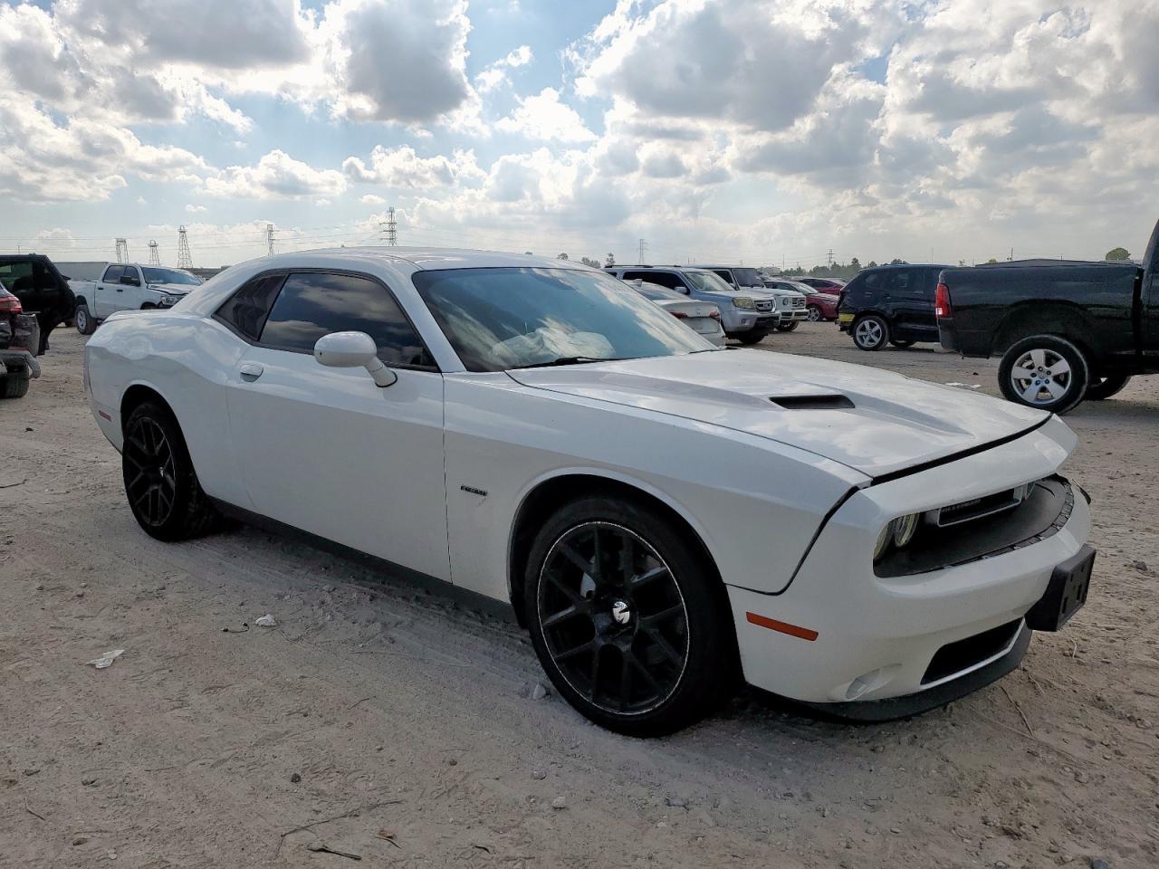 2016 Dodge Challenger R/T - Image 4