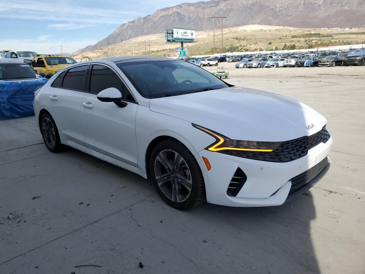 2022 Kia K5 Ex - Image 4
