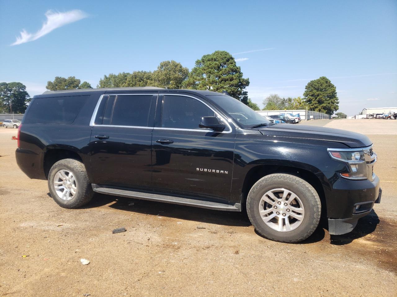 2017 Chevrolet Suburban C1500 Lt - Фото 4