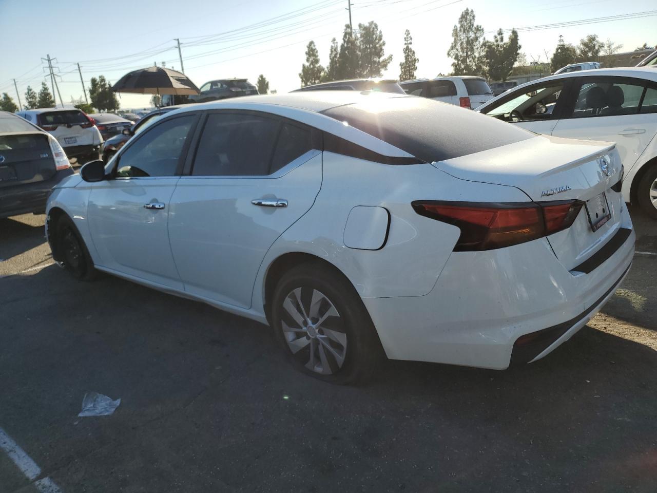 2020 Nissan Altima S - Image 2