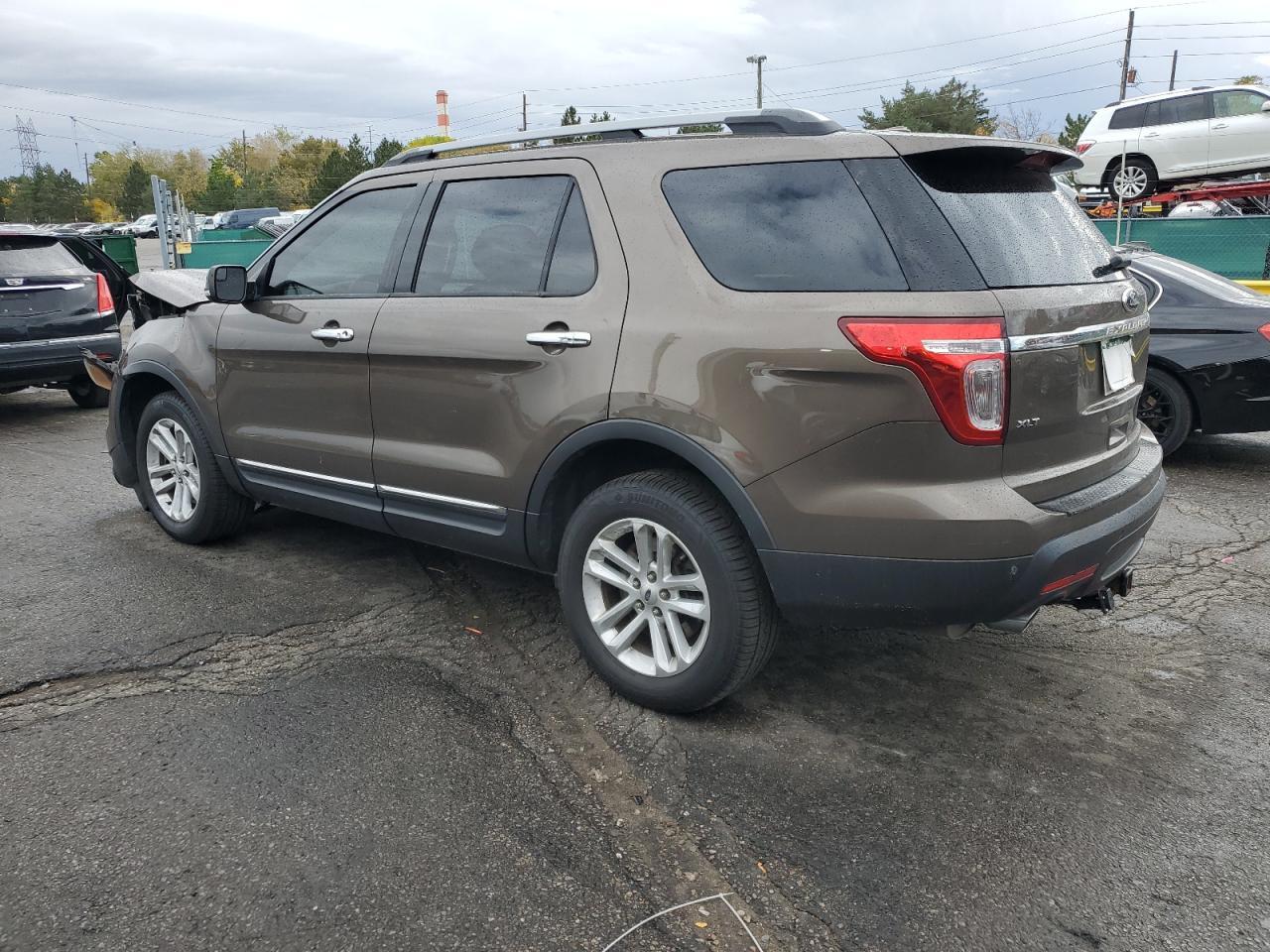 2015 Ford Explorer Xlt - Image 2