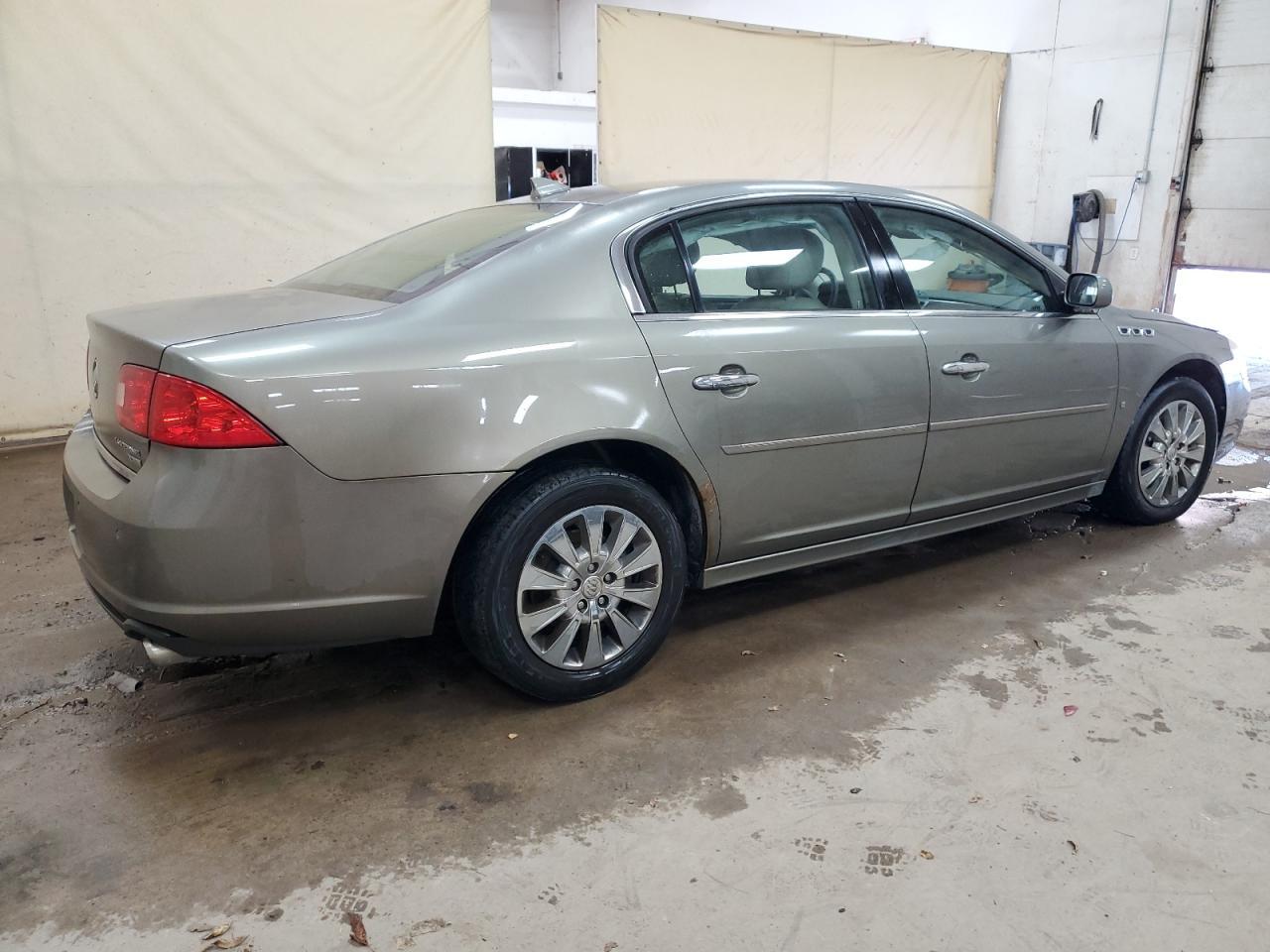 2010 Buick Lucerne Cxl - Image 3