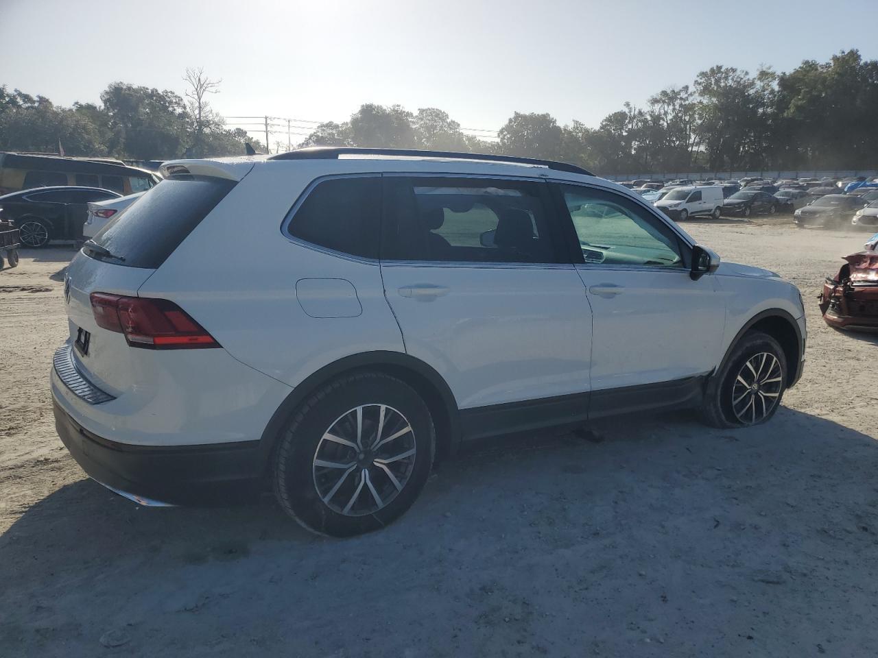 2019 Volkswagen Tiguan Se - Фото 3