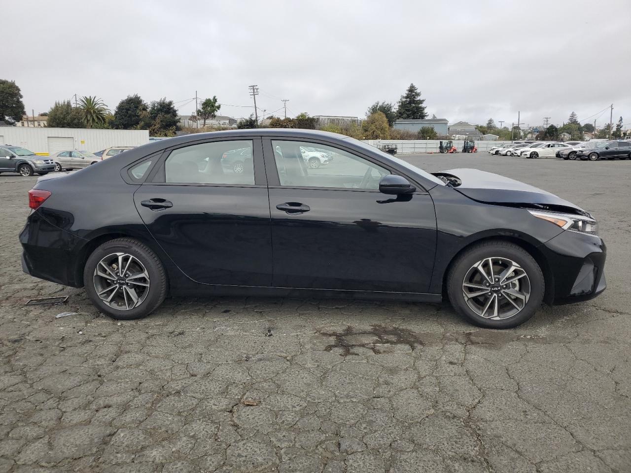 2023 Kia Forte Lx - Image 4