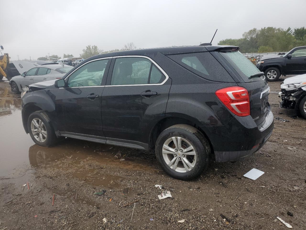2017 Chevrolet Equinox Ls - Фото 2