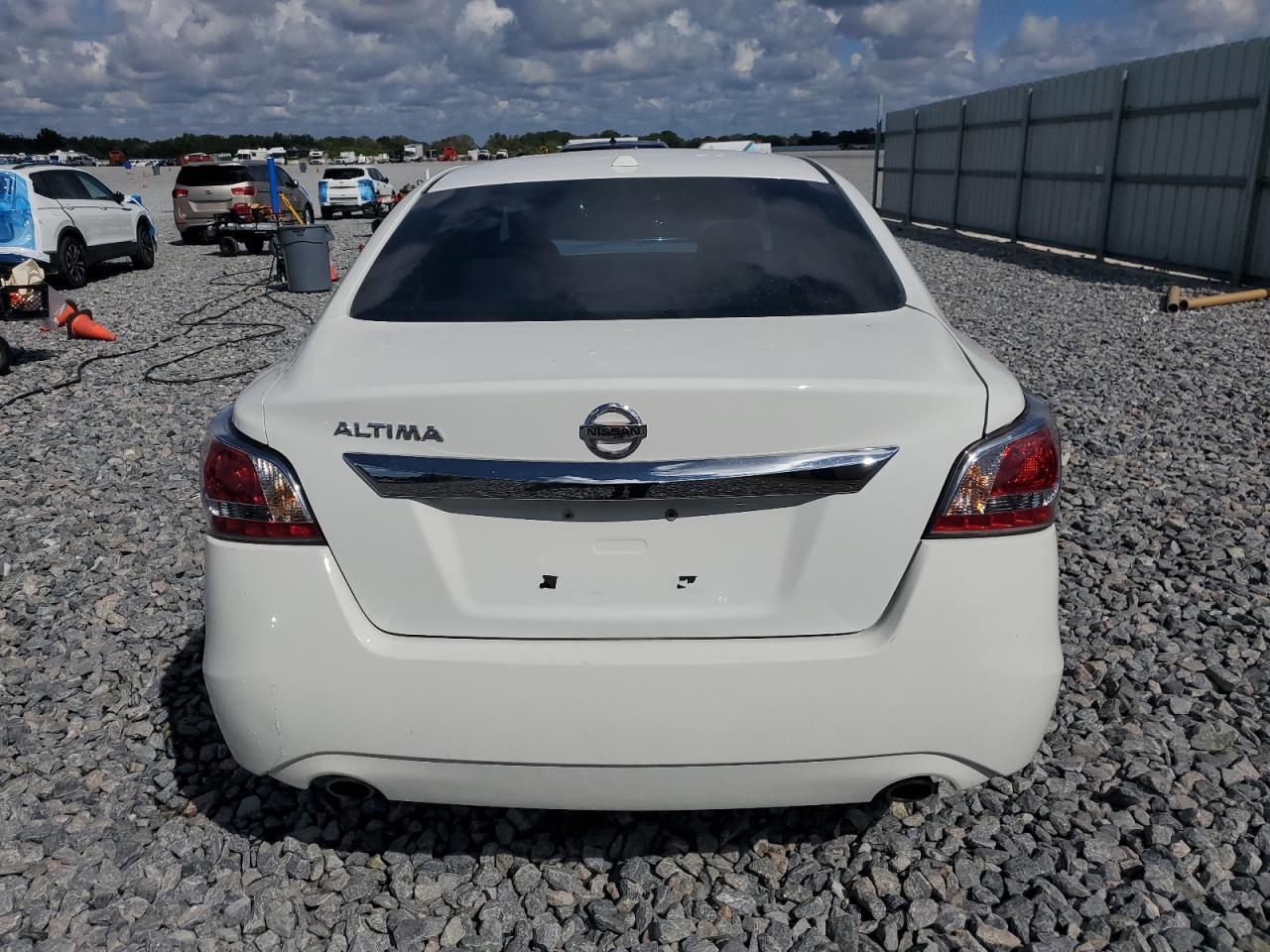 2015 Nissan Altima 2.5 - Фото 6