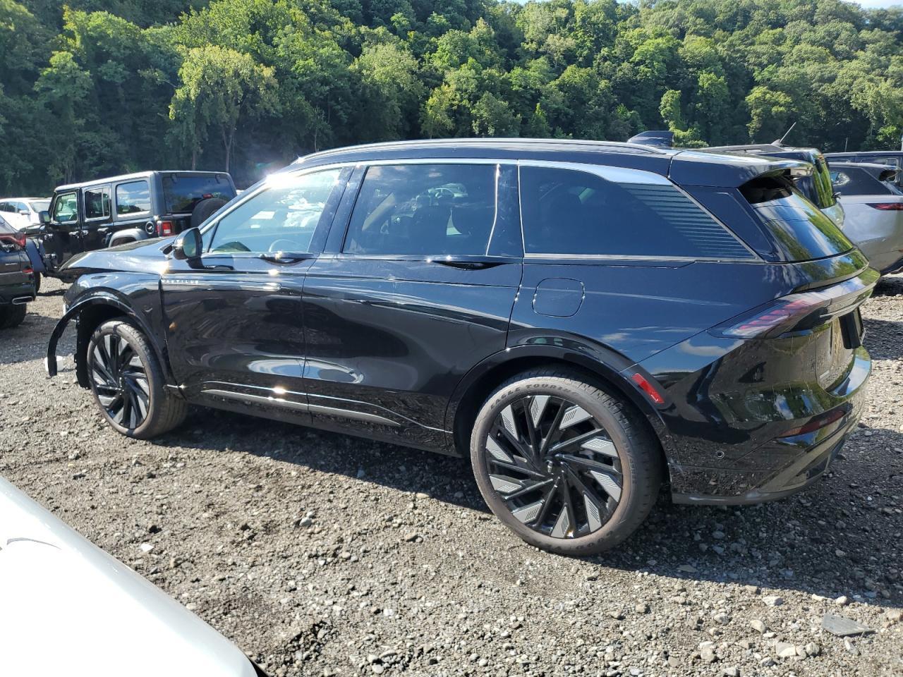 2024 Lincoln Nautilus Black Label - Image 2