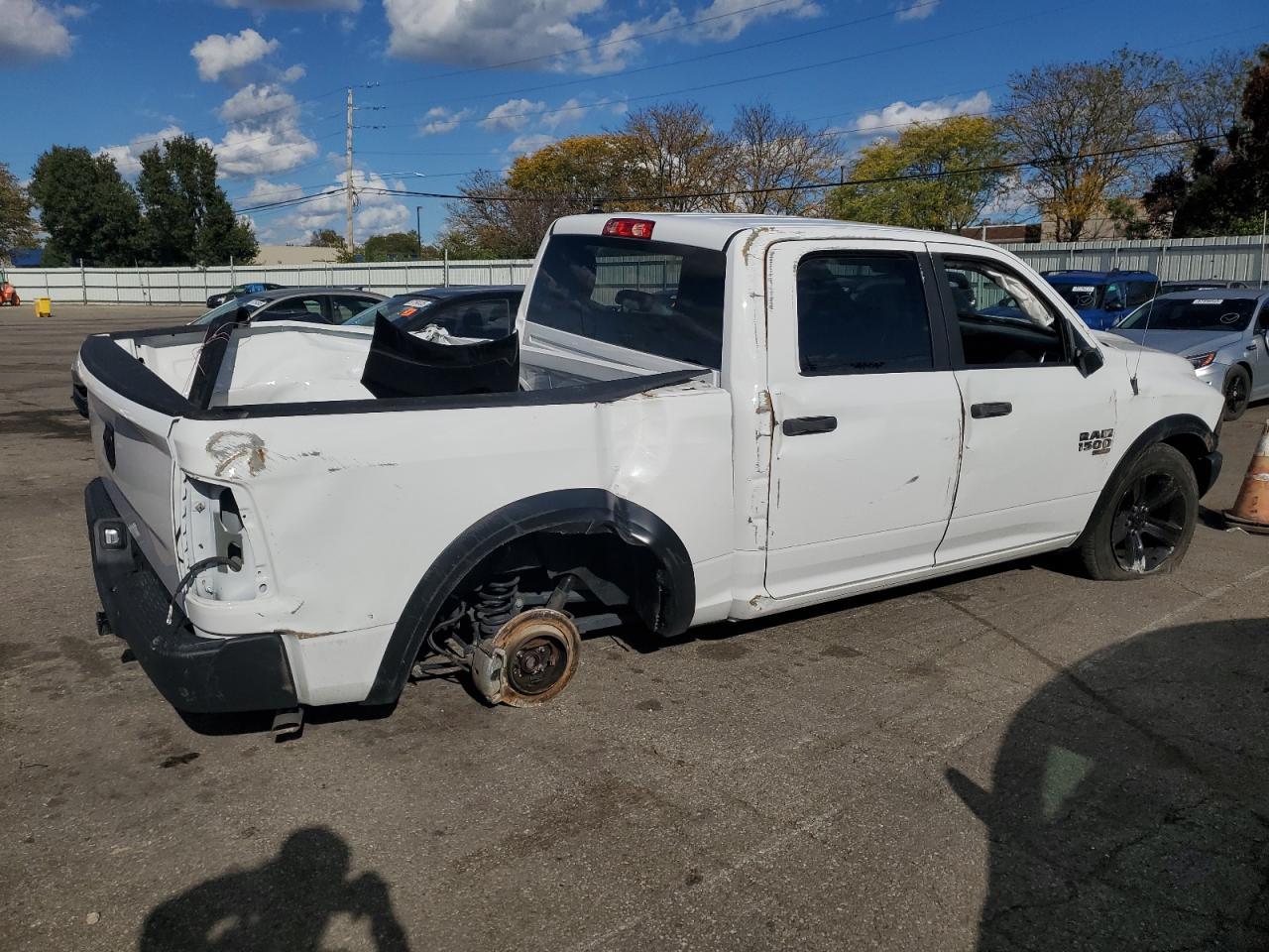 2024 Ram 1500 Classic Slt - Фото 3
