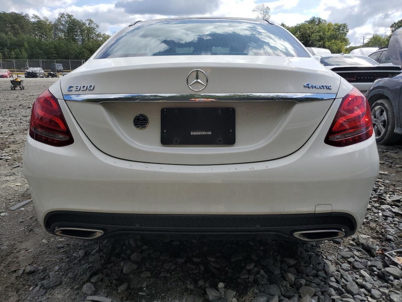 2017 Mercedes-Benz C 300 4Matic - Фото 6