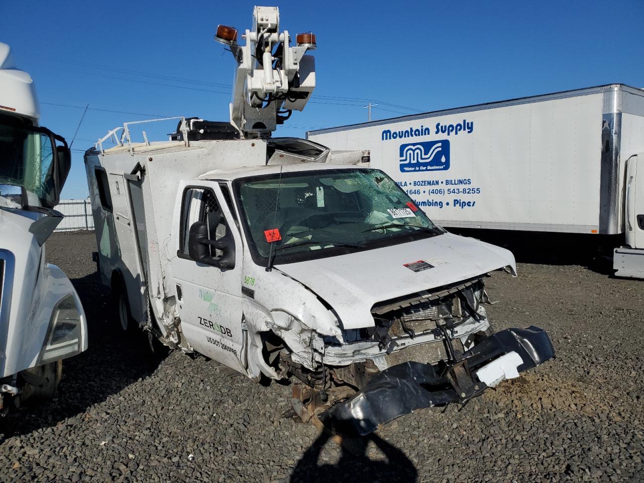 2023 Ford Econoline E350 Super Duty Cutaway Van - Image 4