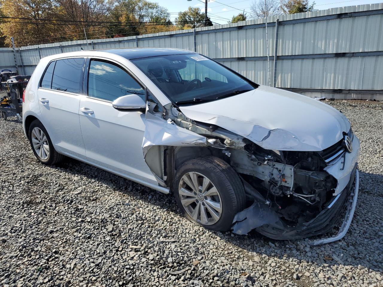 2020 Volkswagen Golf - Image 4