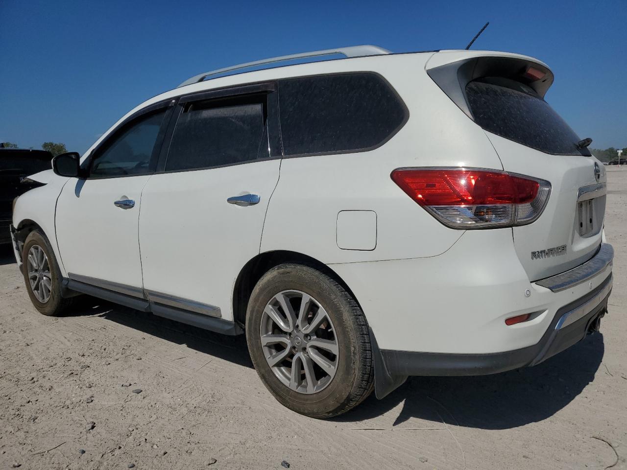 2014 Nissan Pathfinder S - Фото 2