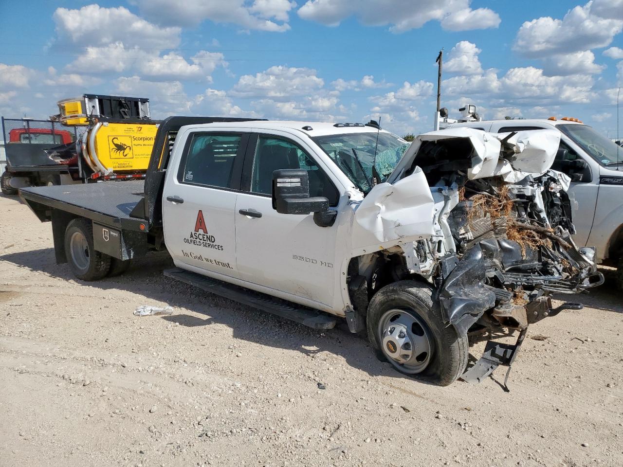 2023 Chevrolet Silverado K3500 - Фото 4