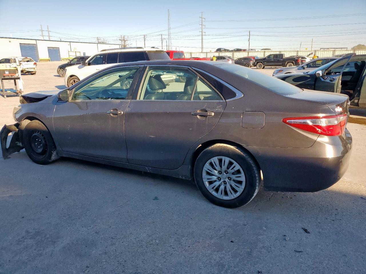 2015 Toyota Camry Le - Image 2