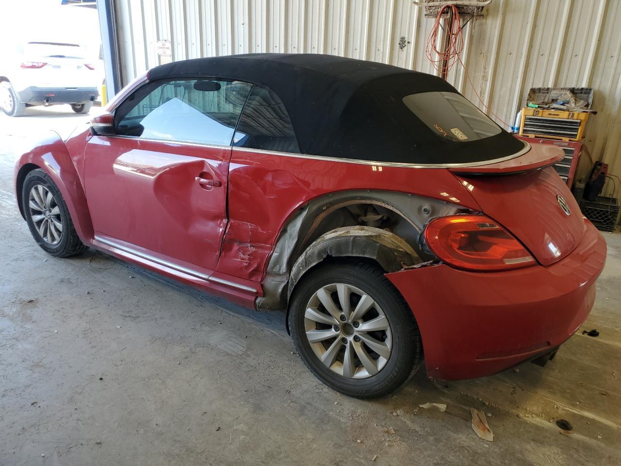 2013 Volkswagen Beetle - Фото 2