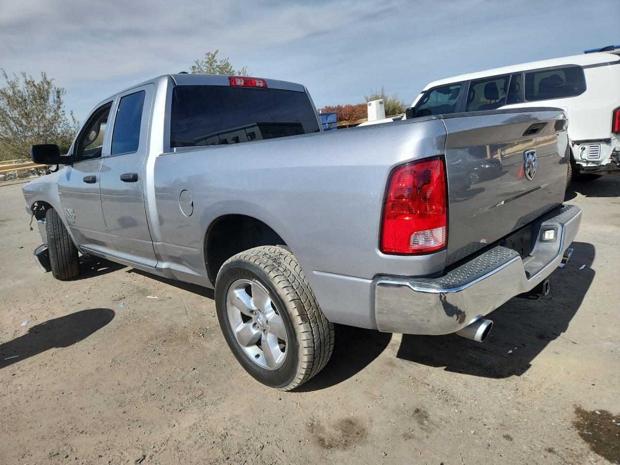2019 Ram 1500 Classic Tradesman - Фото 2