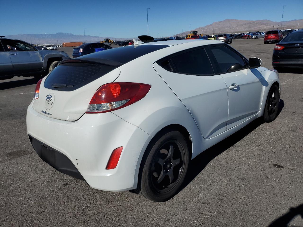 2014 Hyundai Veloster - Фото 3