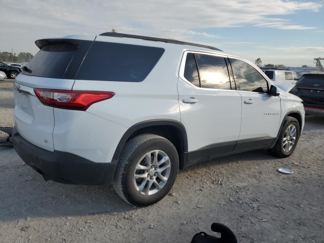 2021 Chevrolet Traverse Lt - Фото 3