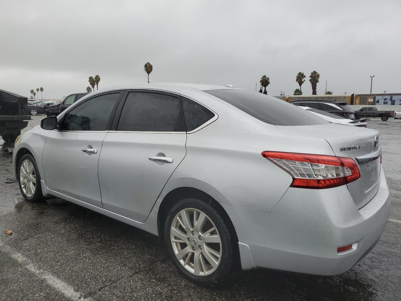 2015 Nissan Sentra S - Фото 2