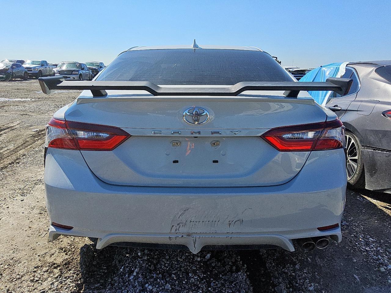 2022 Toyota Camry Se - Фото 6