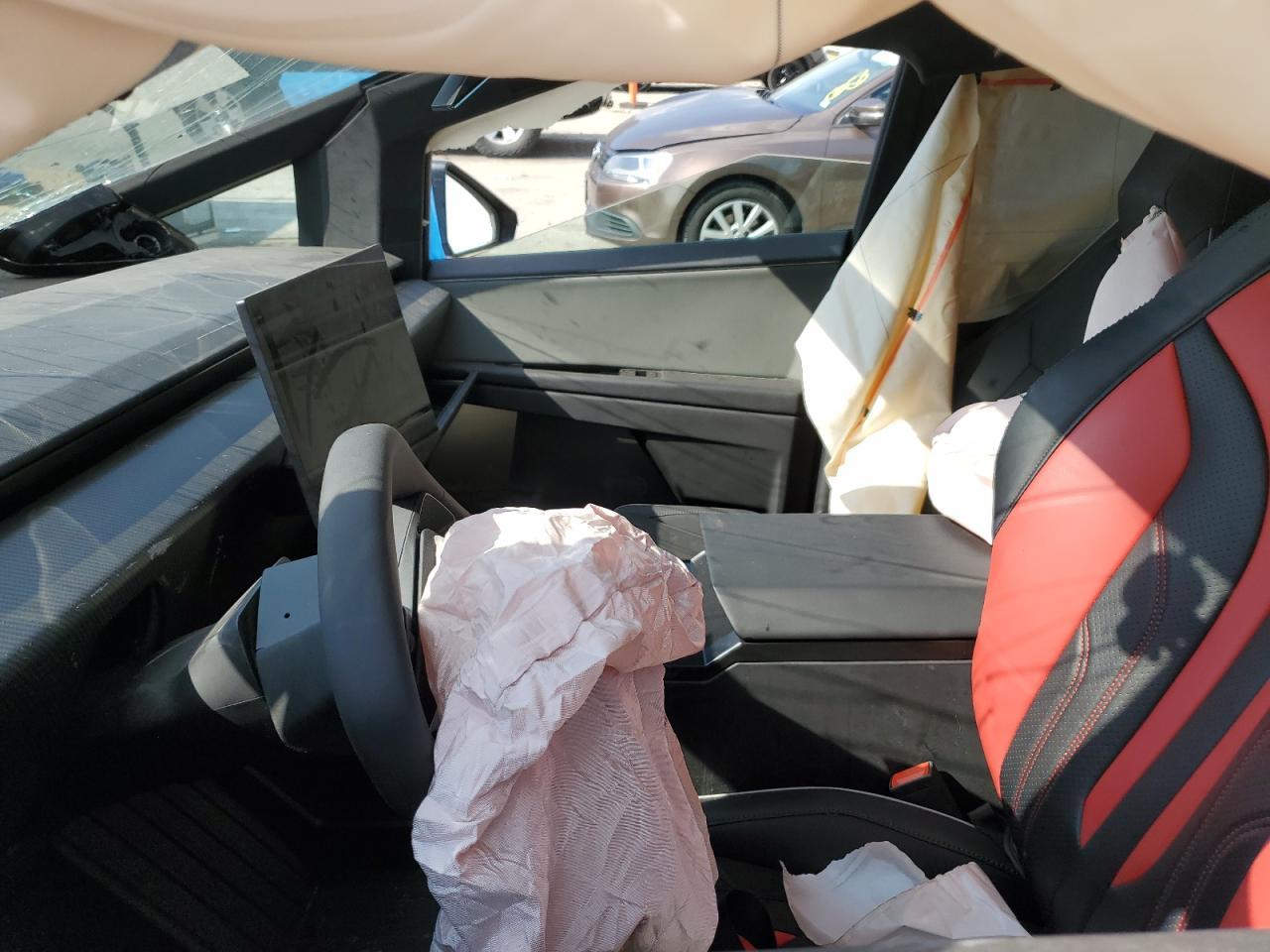 2025 Tesla Cybertruck - Фото 7