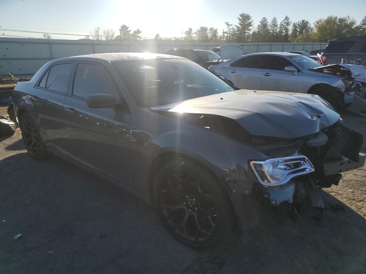 2019 Chrysler 300 S - Фото 4