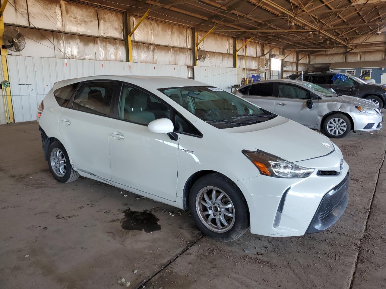 2017 Toyota Prius V - Image 4
