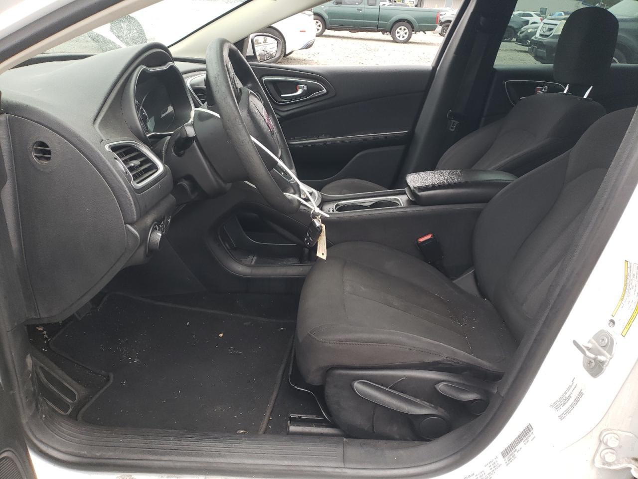 2016 Chrysler 200 Limited - Image 7