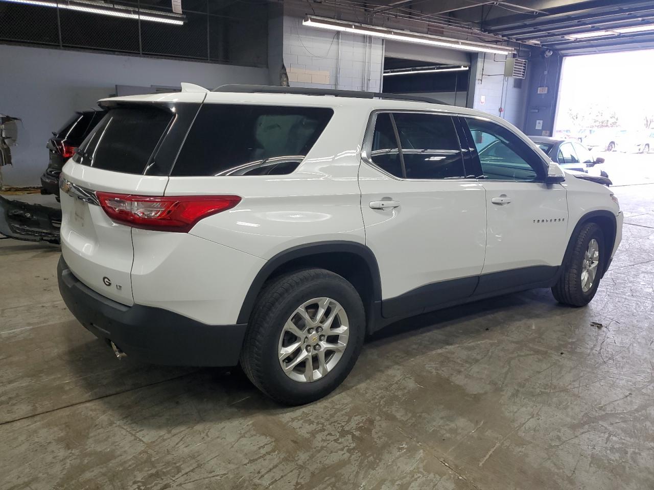 2021 Chevrolet Traverse Lt - Image 3