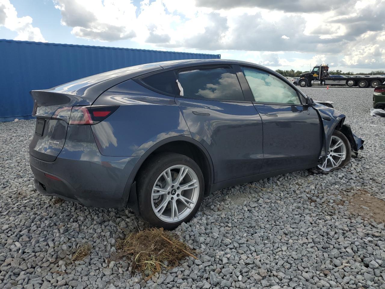 2022 Tesla Model Y - Фото 3