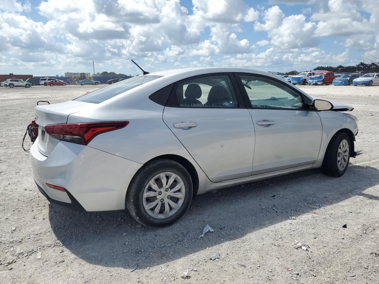 2020 Hyundai Accent Se - Image 3